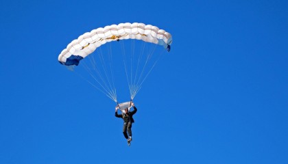 kaiyun-沙漠越野跑：风沙之中的生存挑战，沙漠越野玩法